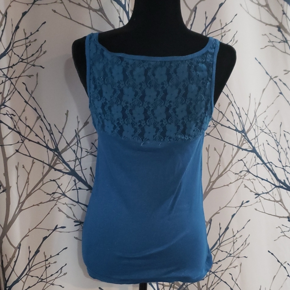 Cute Large Maurices tank top with lace back
